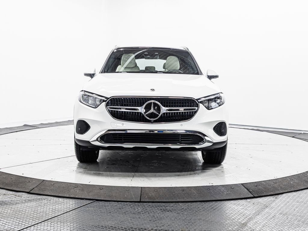 Used 2026 Mercedes-Benz GLC 350e 4MATIC image 2