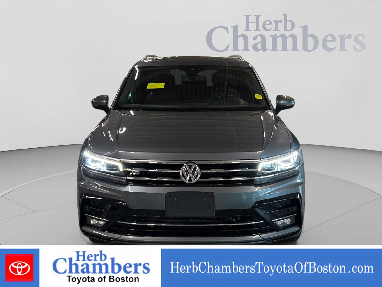 Used 2021 Volkswagen Tiguan SEL Premium R-Line AWD/4WD image 2