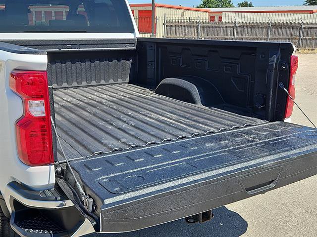 Used 2025 Chevrolet Silverado 2500 LT w/ Convenience Package AWD/4WD image 9