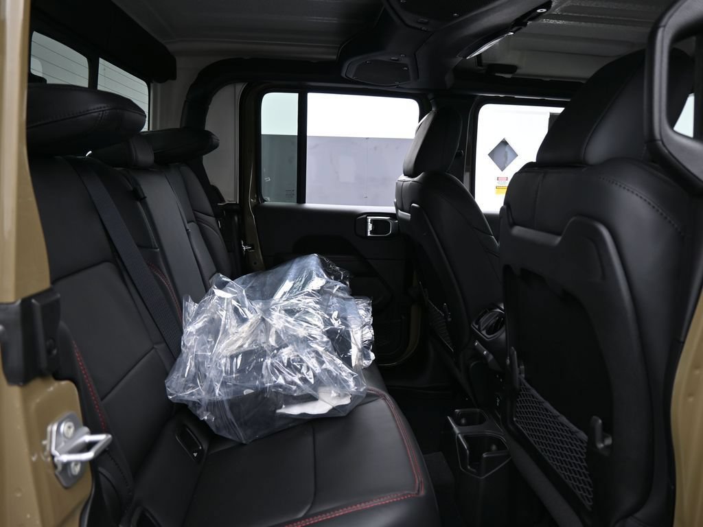 New 2026 Jeep Gladiator Rubicon w/ Steel Power Dome Hood Package AWD/4WD image 36