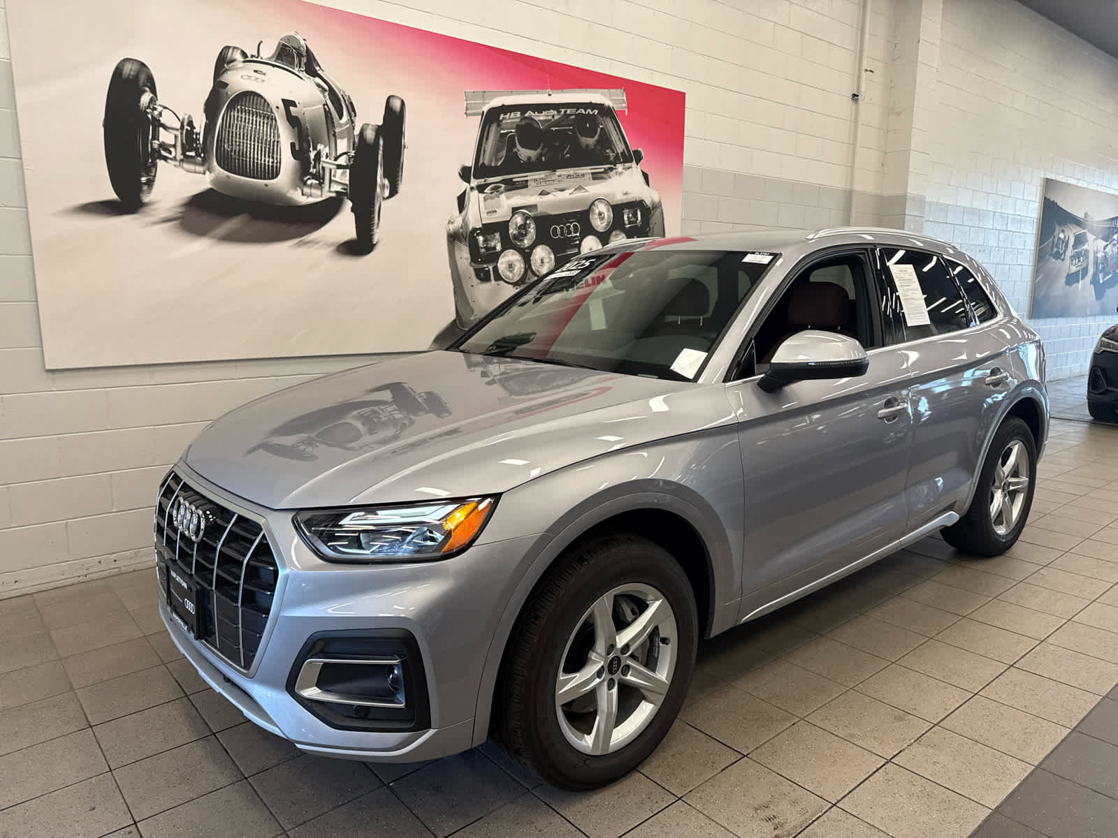 Certified 2025 Audi Q5 2.0T Premium image 1