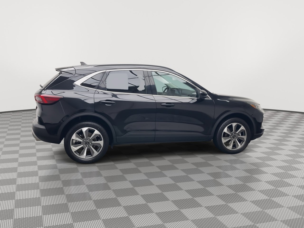 Certified 2024 Ford Escape Platinum image 39