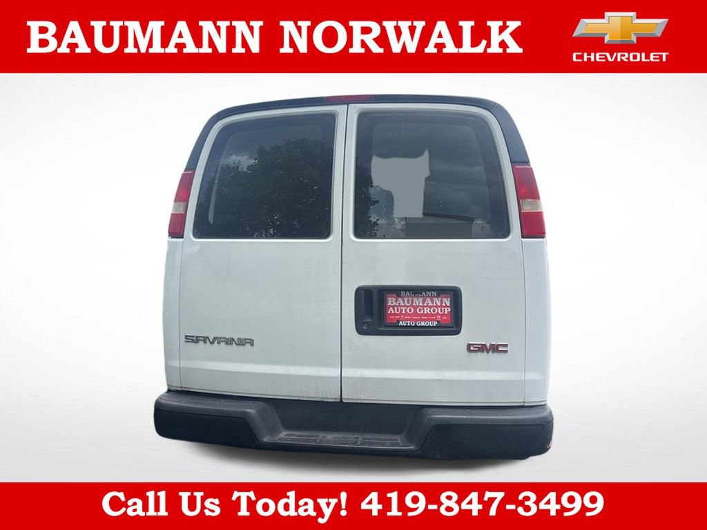 Used 2007 GMC Savana 2500 RWD image 2