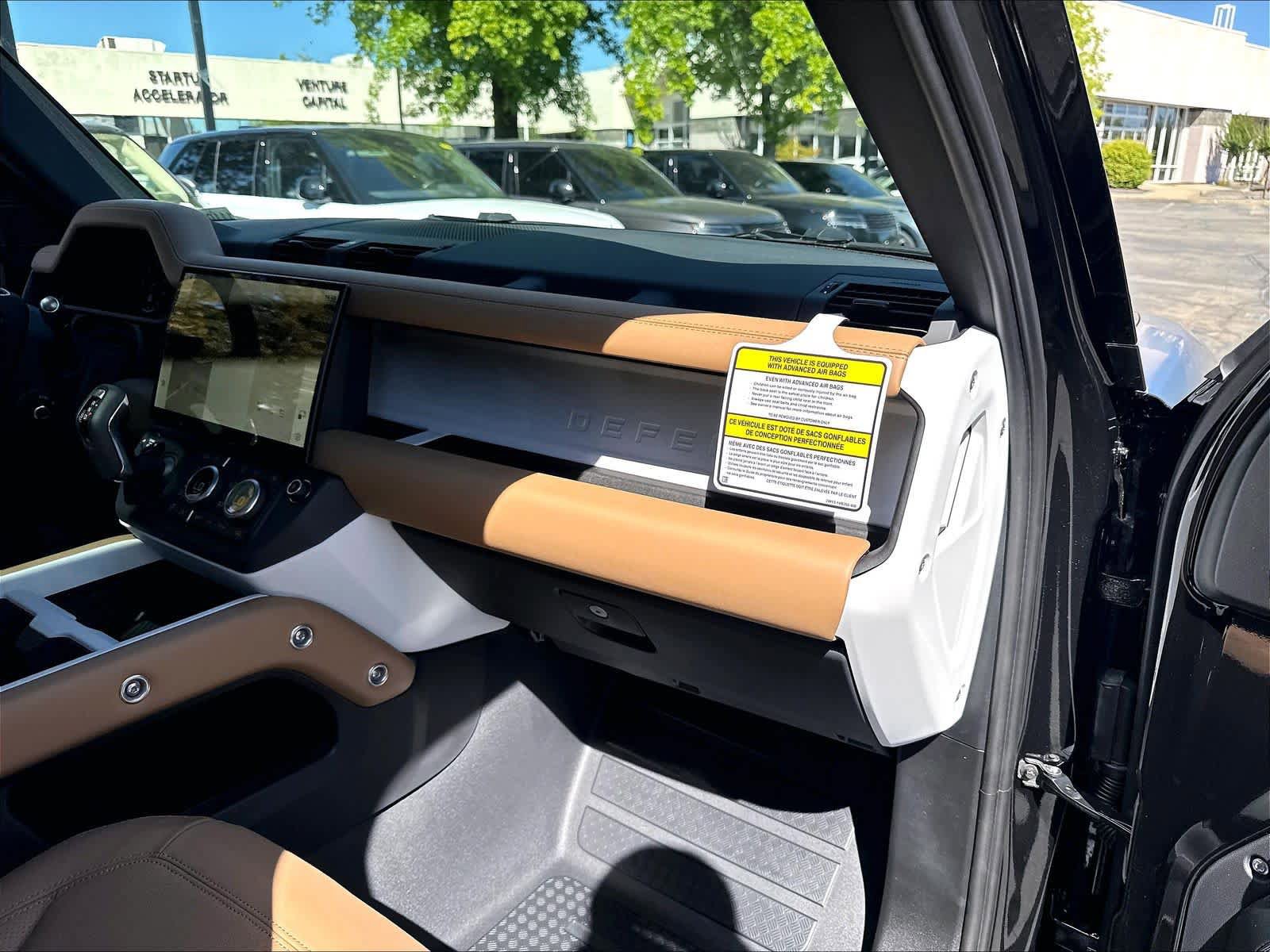 New 2026 Land Rover Defender 110 X-Dynamic SE AWD/4WD image 28
