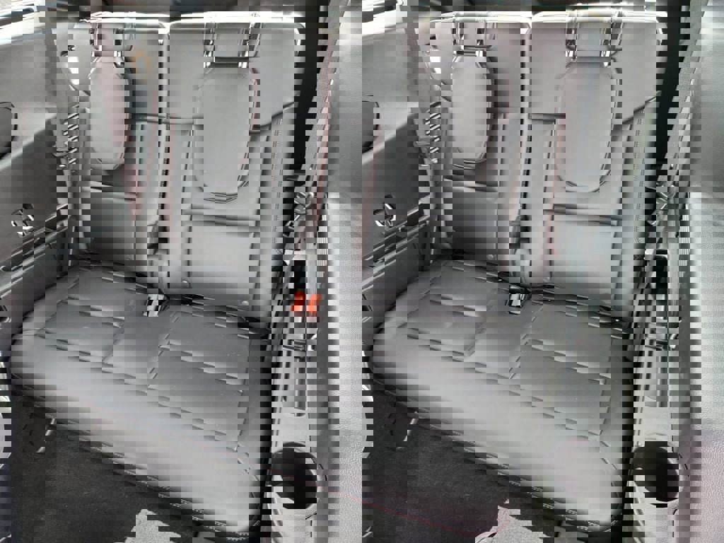 Used 2025 Ford Explorer ST image 18