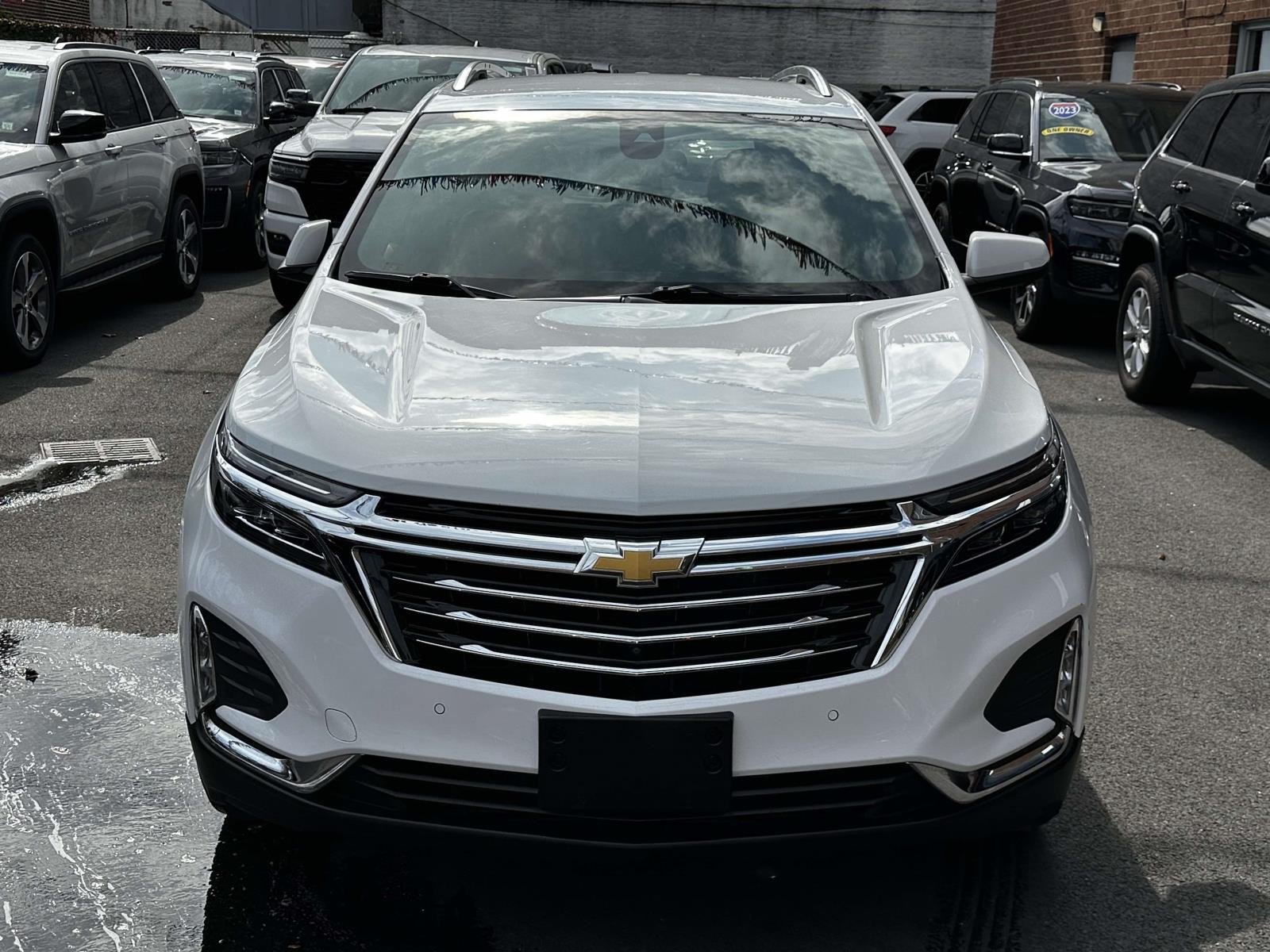 Used 2022 Chevrolet Equinox Premier AWD/4WD image 8