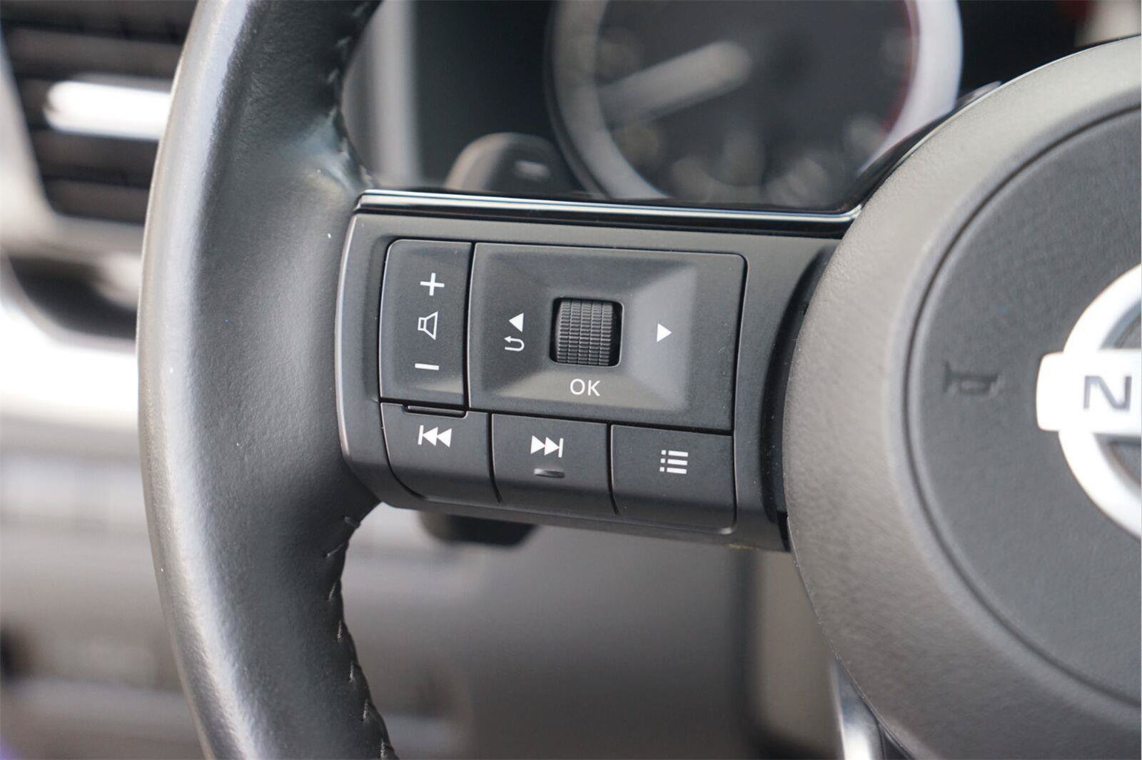 Used 2021 Nissan Rogue SV w/ Premium Package FWD image 23