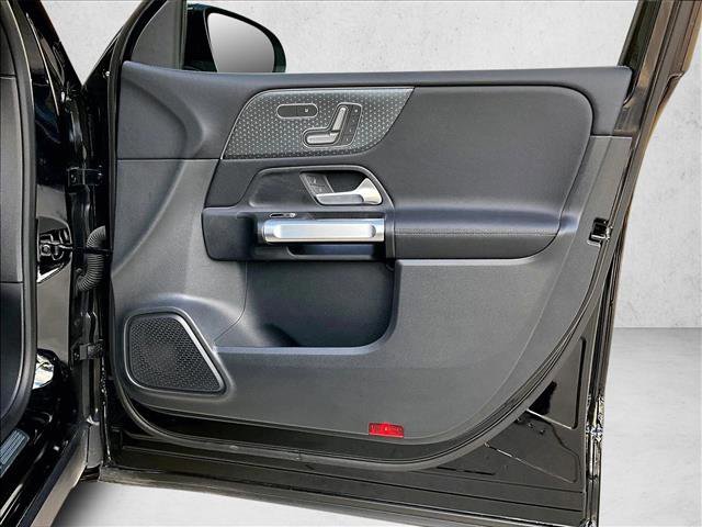 Used 2025 Mercedes-Benz GLB 250 image 19