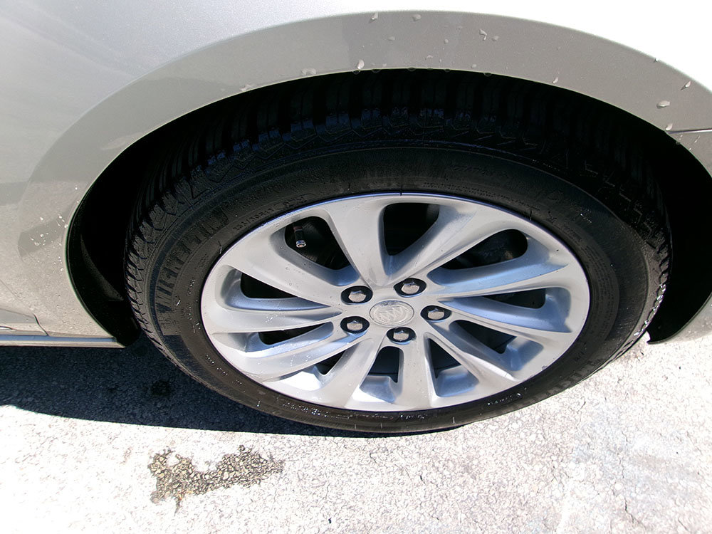Used 2015 Buick LaCrosse Leather FWD image 7
