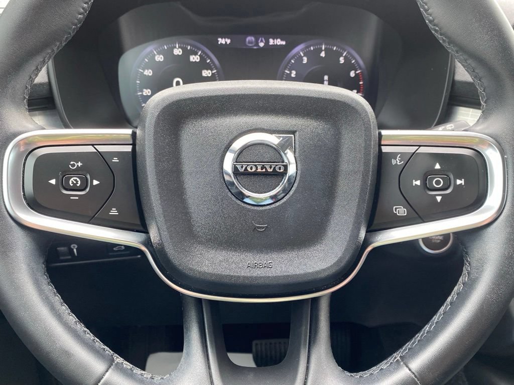 Used 2022 Volvo XC40 T5 Momentum AWD/4WD image 27