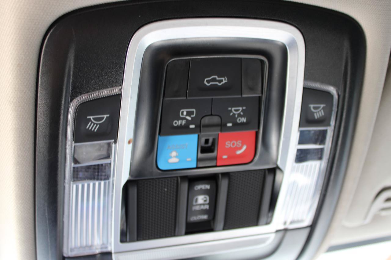 Used 2024 RAM 2500 Laramie w/ Safety Group AWD/4WD image 40