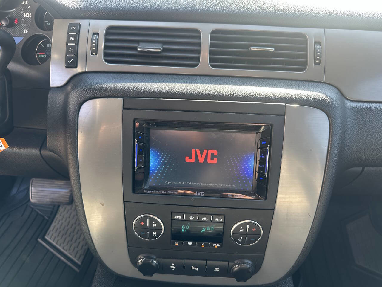 Used 2011 Chevrolet Tahoe LT w/ Luxury Package image 16