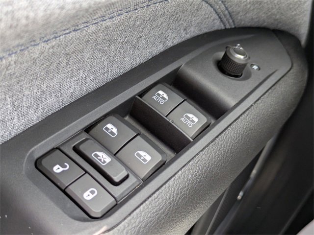 New 2025 Jeep Compass Latitude w/ Sun & Sound Group image 24