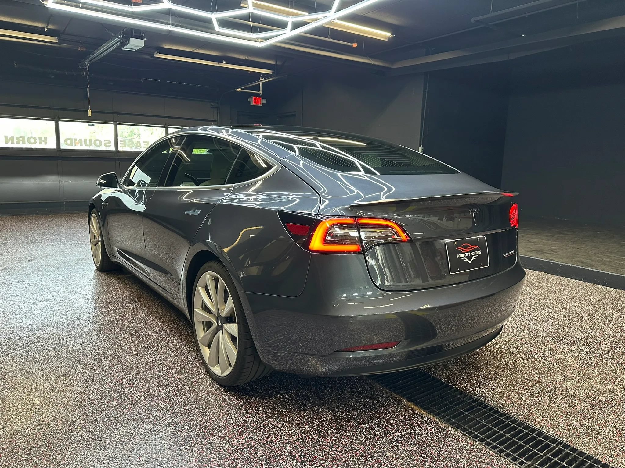 Used 2018 Tesla Model 3 Long Range AWD/4WD image 5