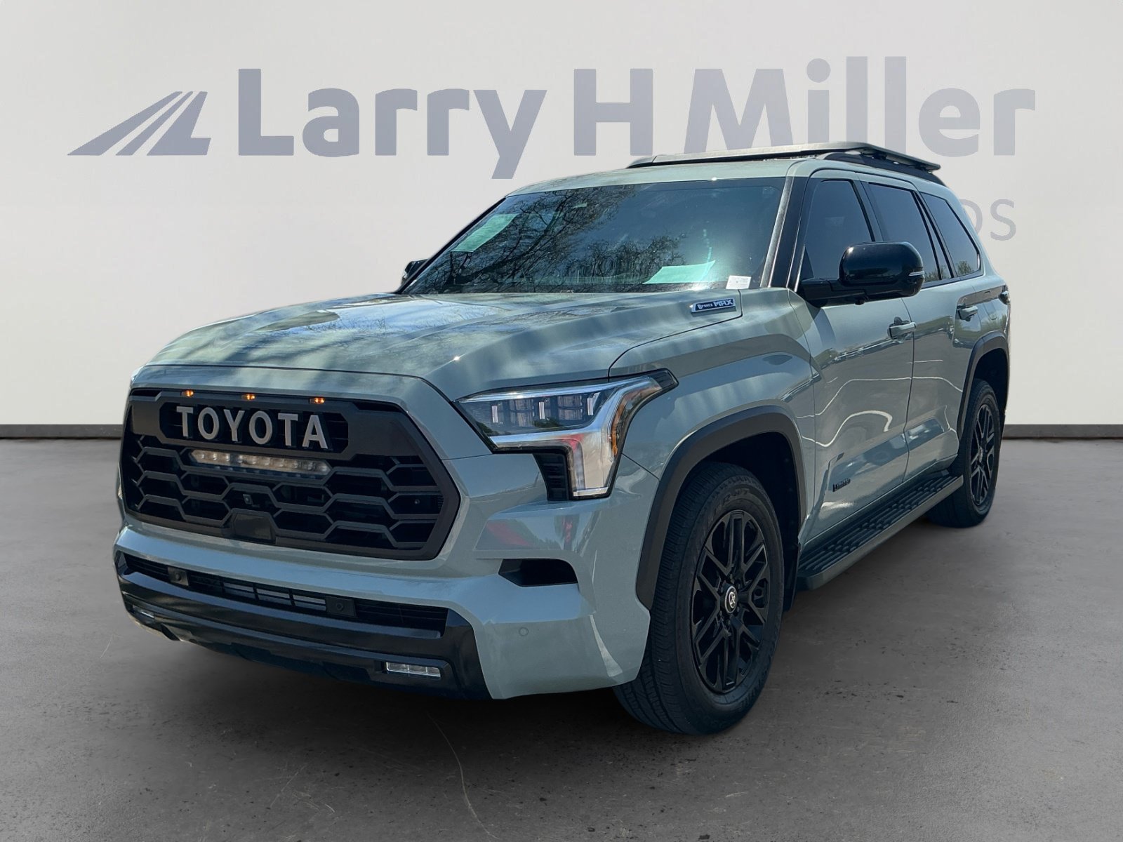 Certified 2025 Toyota Sequoia Limited w/ Tow Technology Package AWD/4WD image 1