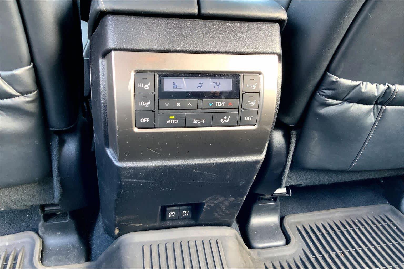Used 2023 Lexus GX 460 Luxury w/ Sport Design Package AWD/4WD image 34
