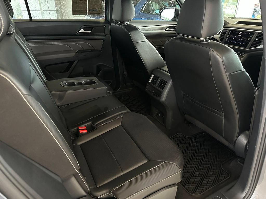 Used 2021 Volkswagen Atlas Cross Sport SE w/ Panoramic Sunroof Package FWD image 19