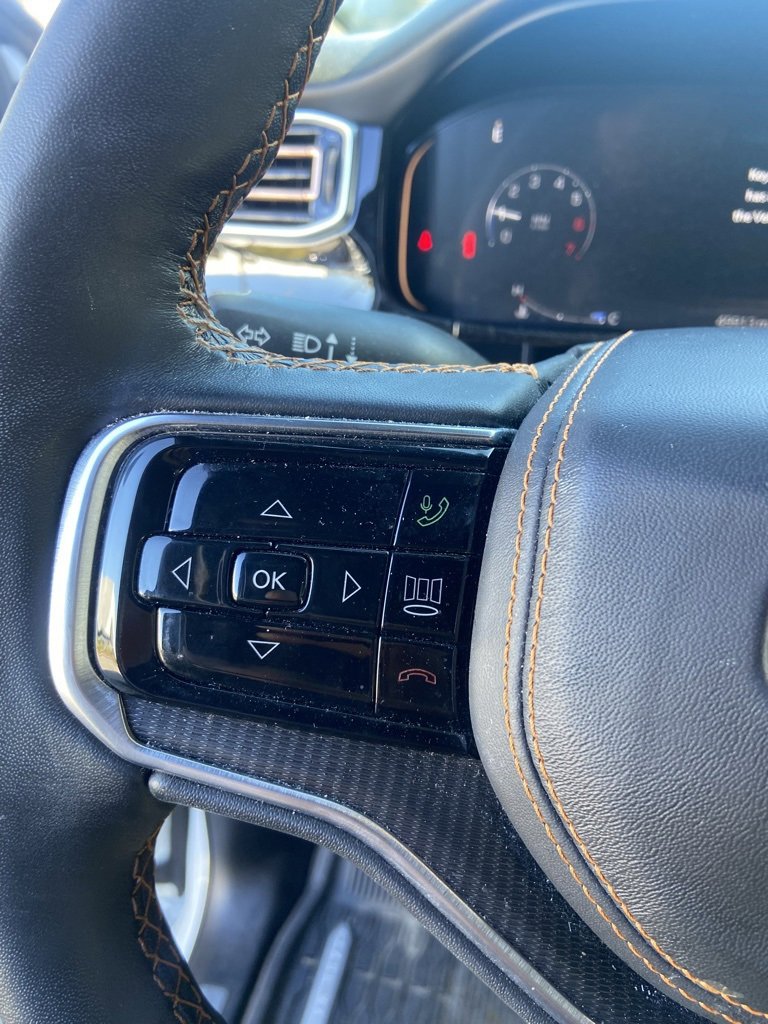 Used 2023 Jeep Grand Wagoneer Series III w/ Rear Seat Video Group 1 image 32