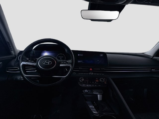 Used 2022 Hyundai Elantra Limited FWD image 16