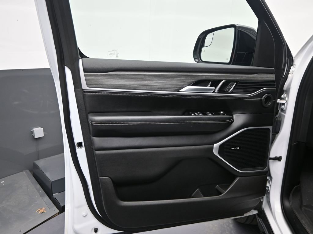 Used 2024 Jeep Wagoneer Series II w/ Premium Group I image 12