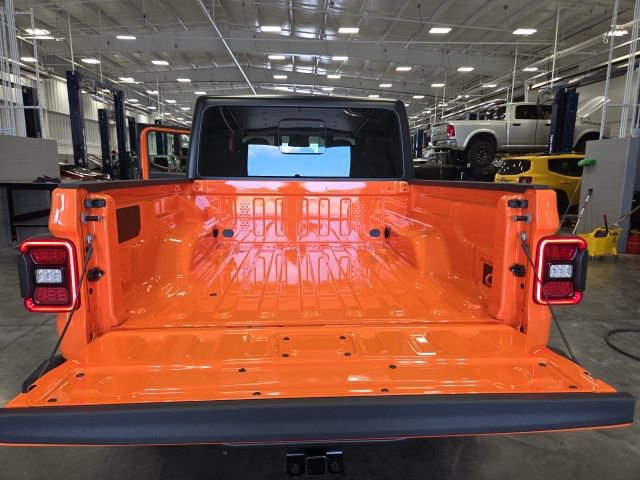 New 2025 Jeep Gladiator Mojave w/ Convenience Group image 22