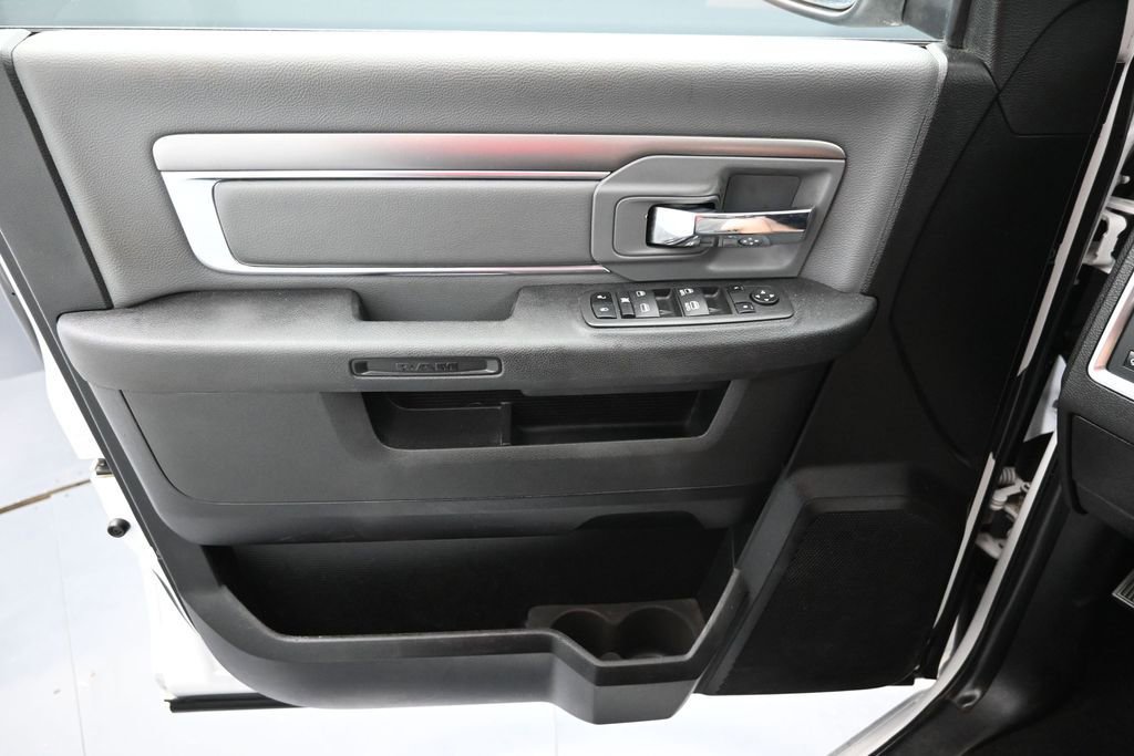 Used 2022 RAM 1500 Classic SLT AWD/4WD image 23