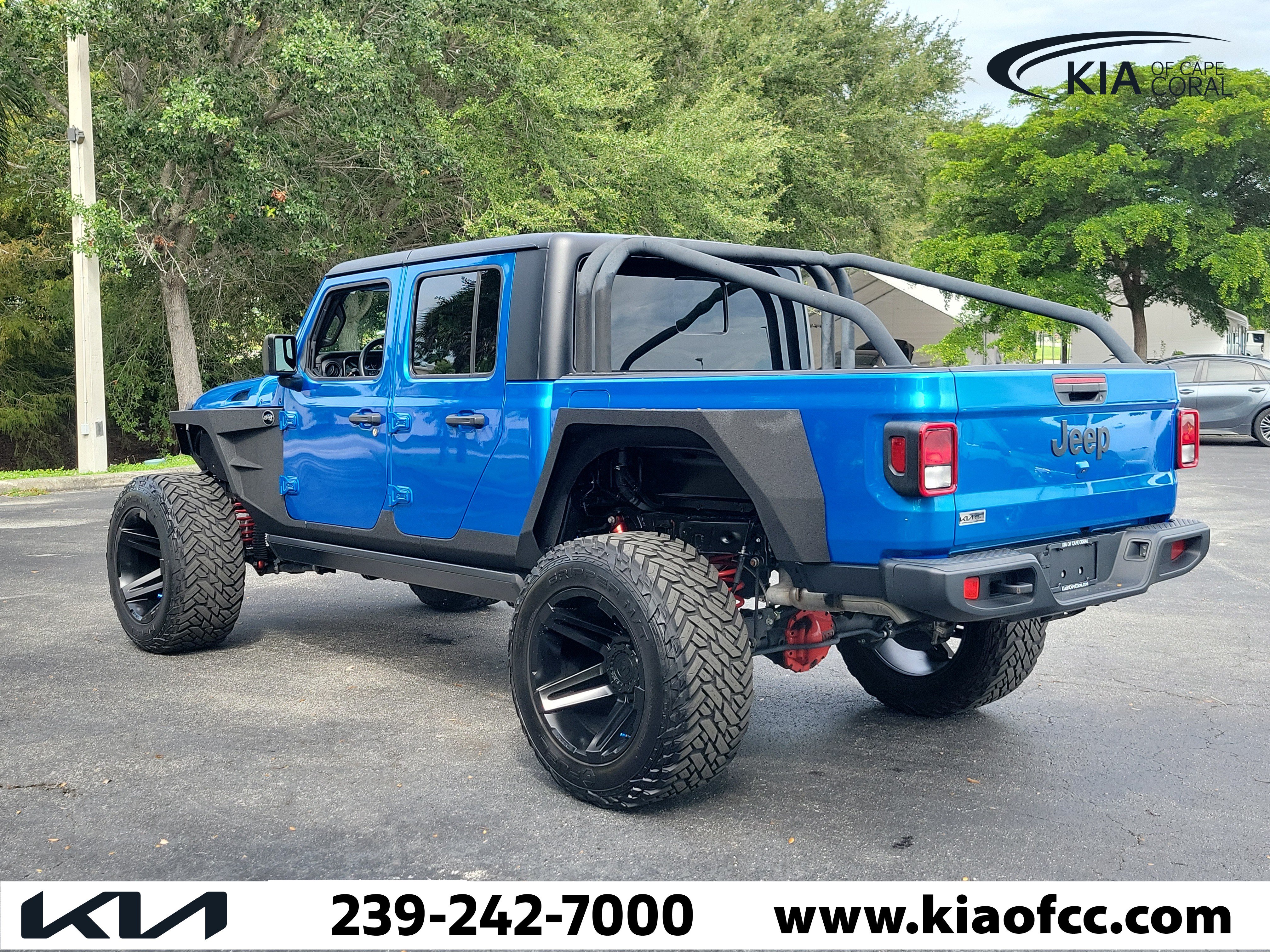 Used 2024 Jeep Gladiator Sport AWD/4WD image 4