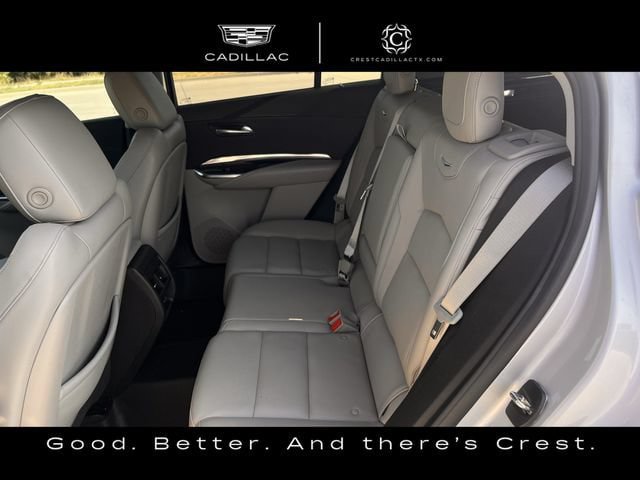 Used 2021 Cadillac XT4 Luxury w/ Cold Weather Package FWD image 28