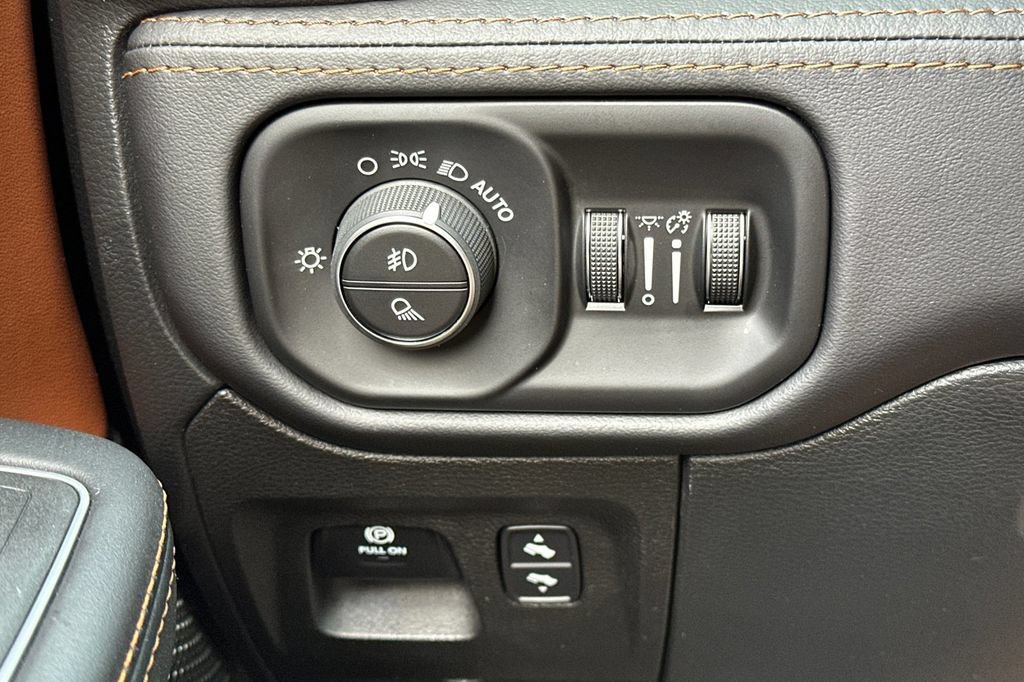 Used 2022 RAM 1500 Longhorn AWD/4WD image 30