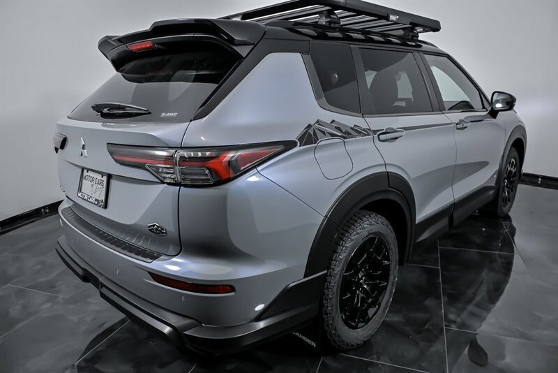 New 2025 Mitsubishi Outlander AWD image 8