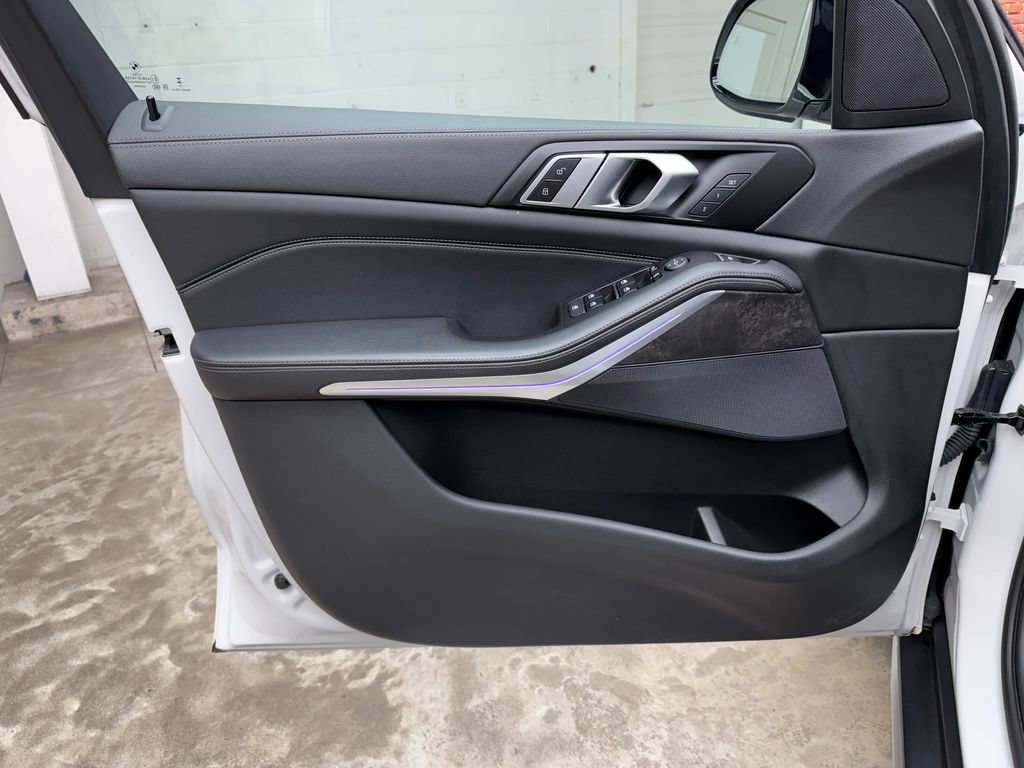 Certified 2023 BMW X5 xDrive40i w/ Premium Package AWD/4WD image 9