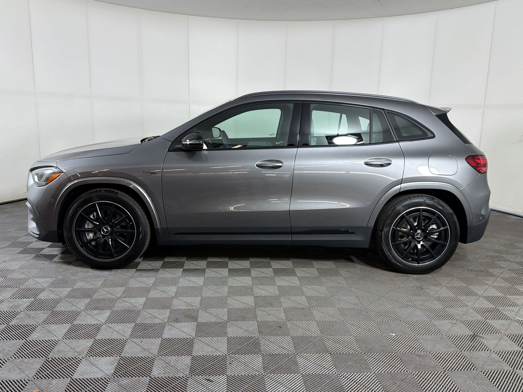 New 2026 Mercedes-Benz GLA 35 AMG 4MATIC image 2