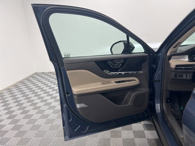 Certified 2022 Lincoln Corsair AWD w/ Premium Package image 16