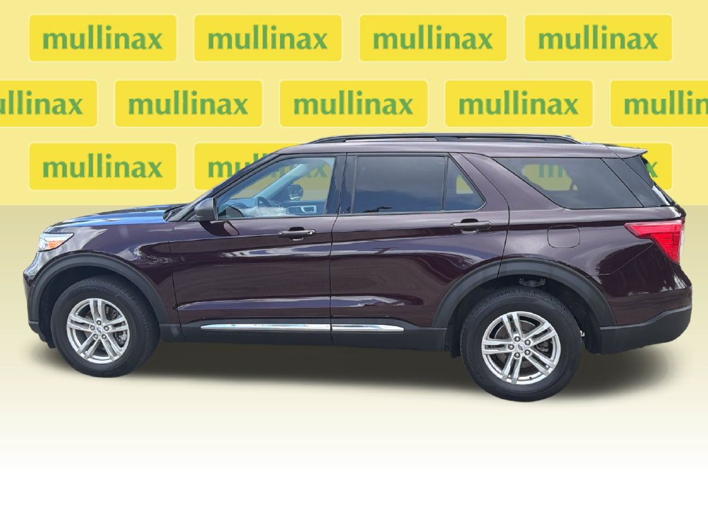 Certified 2023 Ford Explorer XLT w/ Equipment Group 202A AWD/4WD image 10
