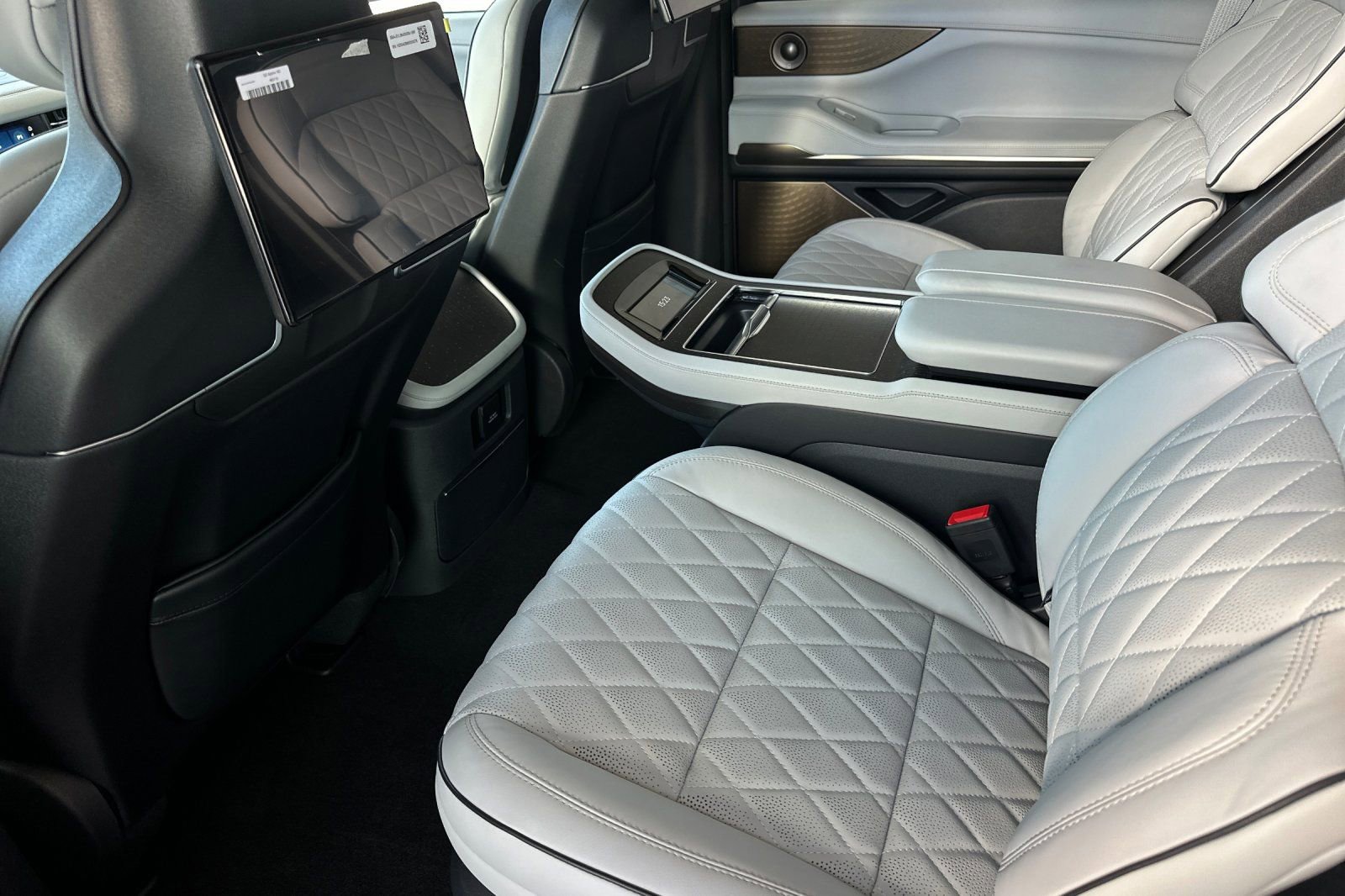 New 2026 Lincoln Navigator Black Label AWD/4WD image 10