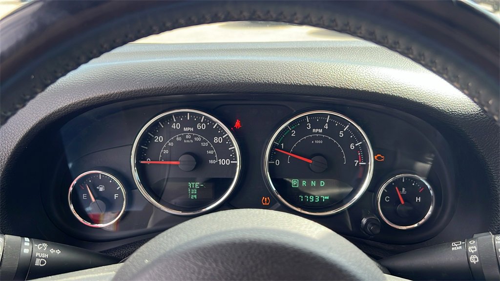 Used 2016 Jeep Wrangler Unlimited Sahara w/ Dual Top Group image 16