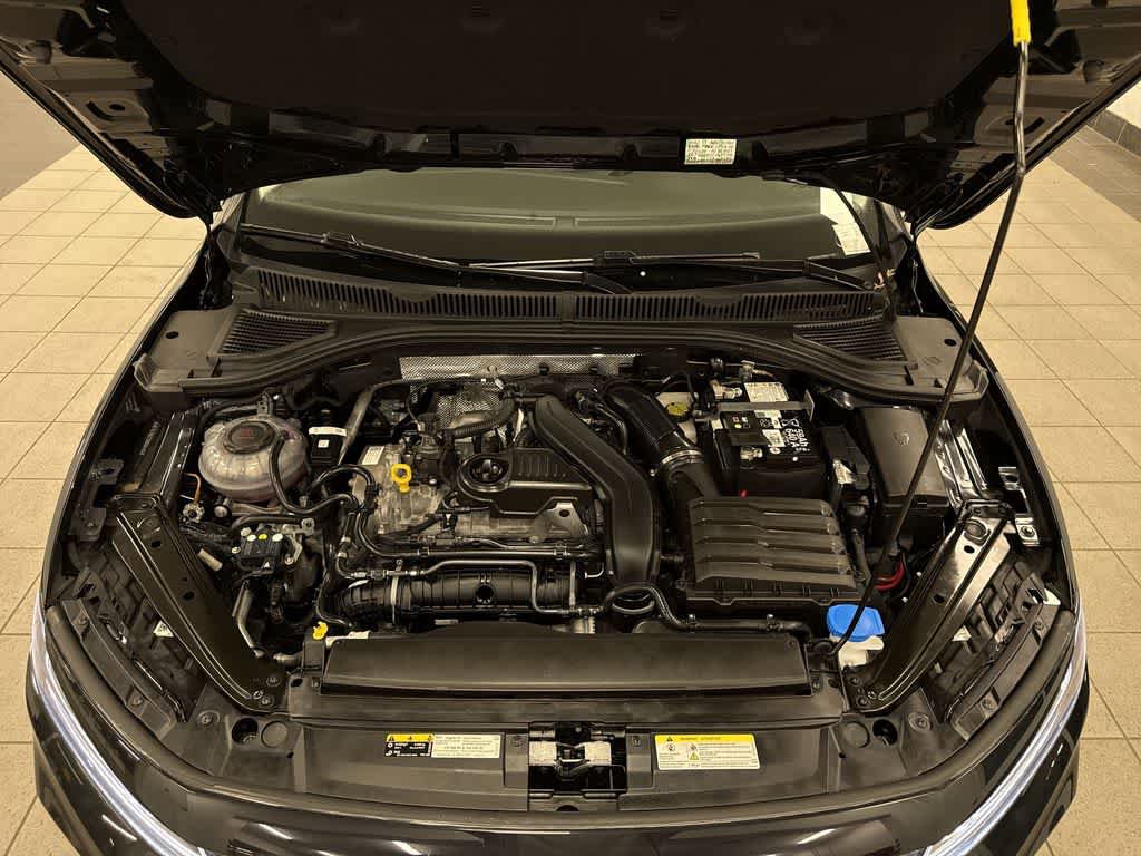 Used 2025 Volkswagen Jetta SE FWD image 12