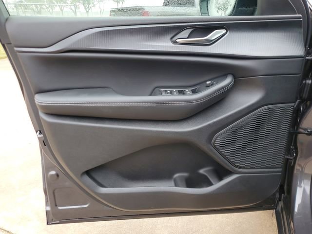 New 2025 Jeep Grand Cherokee L Altitude RWD image 17