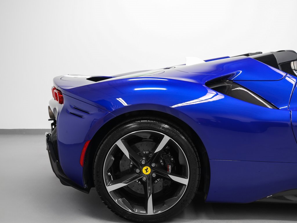 Used 2023 Ferrari SF90 Spider image 35