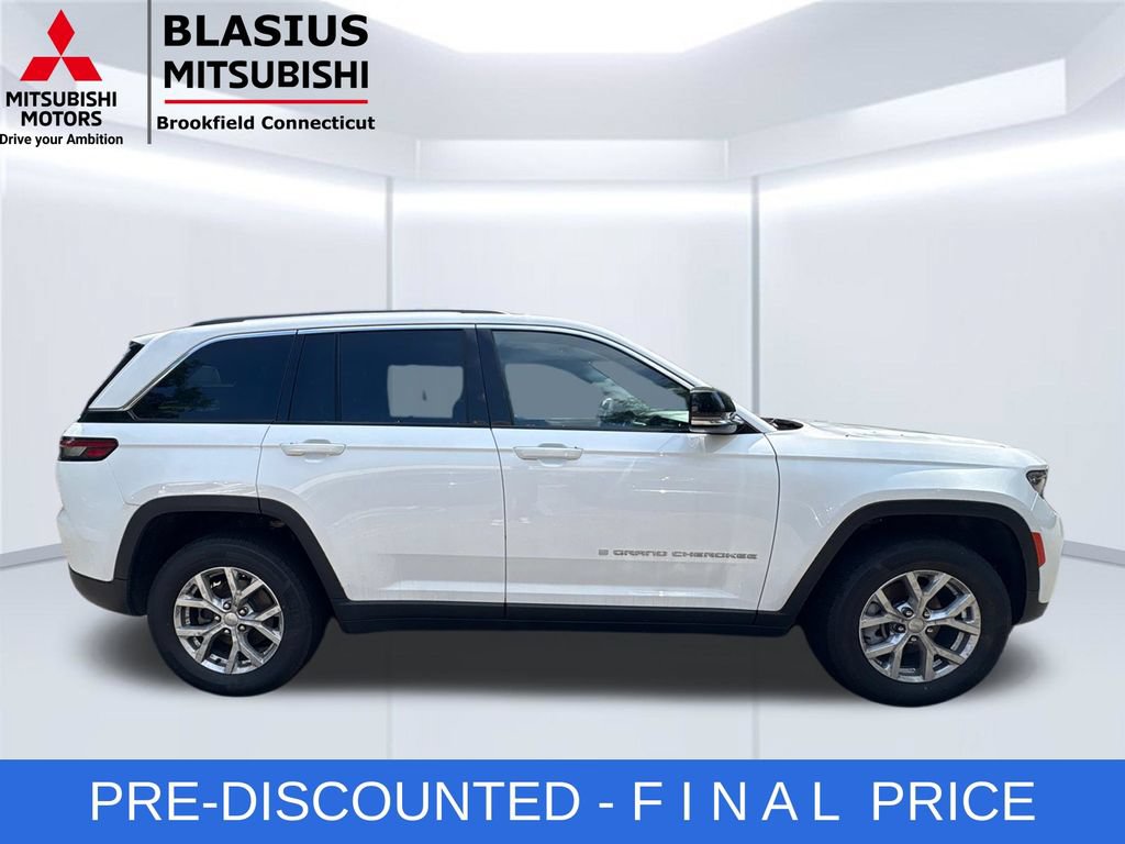 Used 2023 Jeep Grand Cherokee Limited w/ Trailer Tow Prep Group (B) AWD/4WD image 6