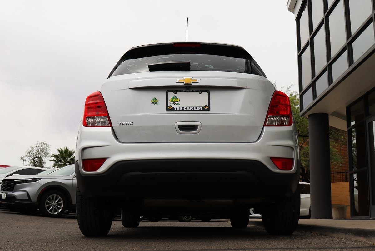 Used 2020 Chevrolet Trax LS FWD image 12
