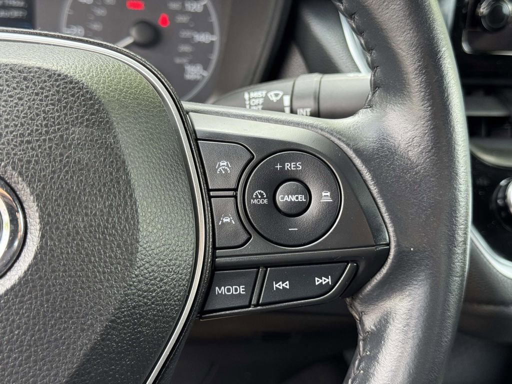 Used 2023 Toyota Corolla SE FWD image 11