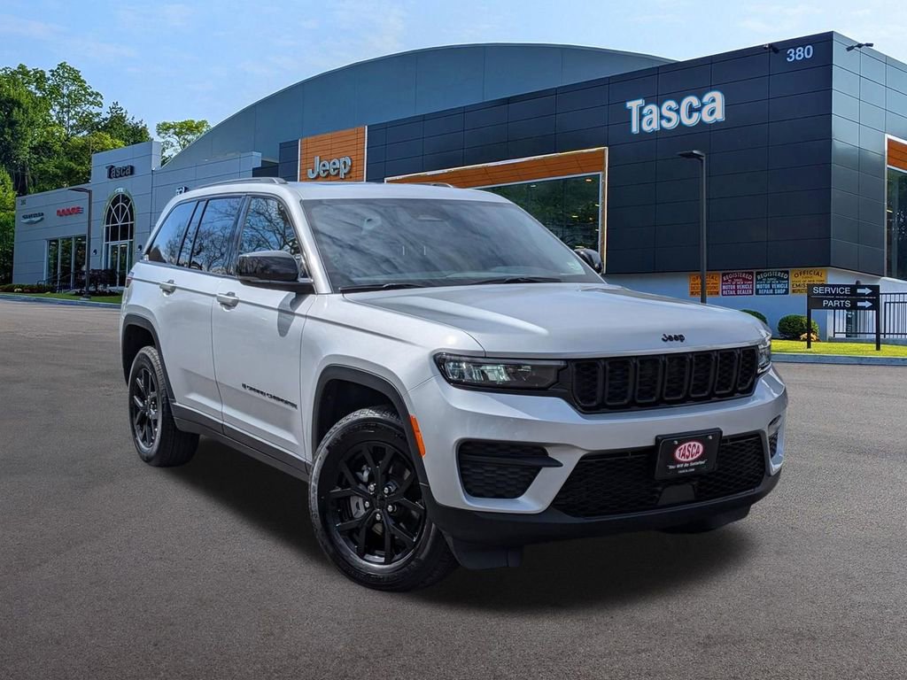 Used 2025 Jeep Grand Cherokee Altitude