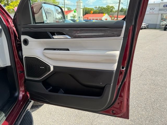 Used 2022 Jeep Wagoneer Series II AWD/4WD image 27