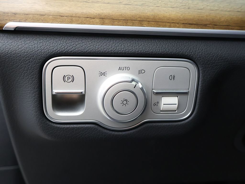 Used 2024 Mercedes-Benz GLE 350 4MATIC image 47