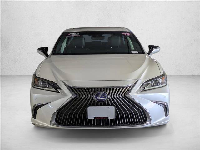 Used 2019 Lexus ES 300h w/ Premium Package FWD image 2