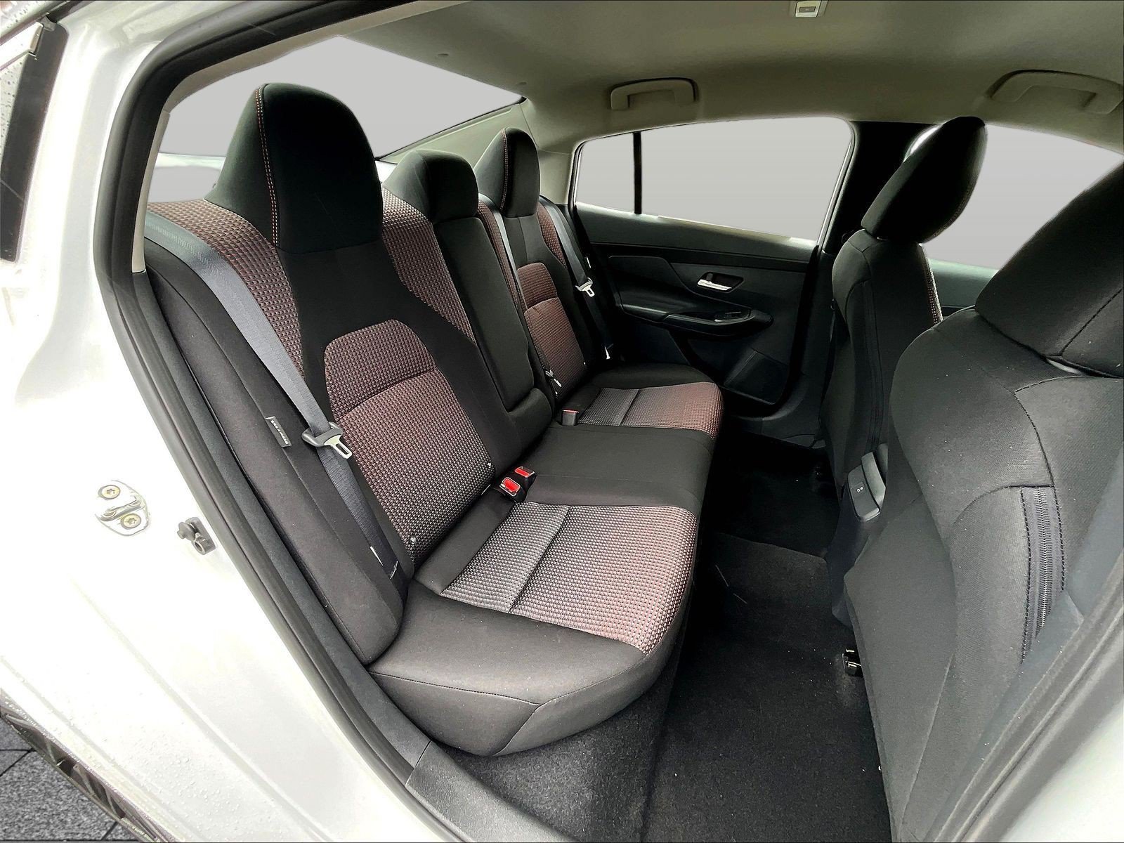 New 2026 Nissan Sentra SR w/ Floor Mat Package FWD image 11
