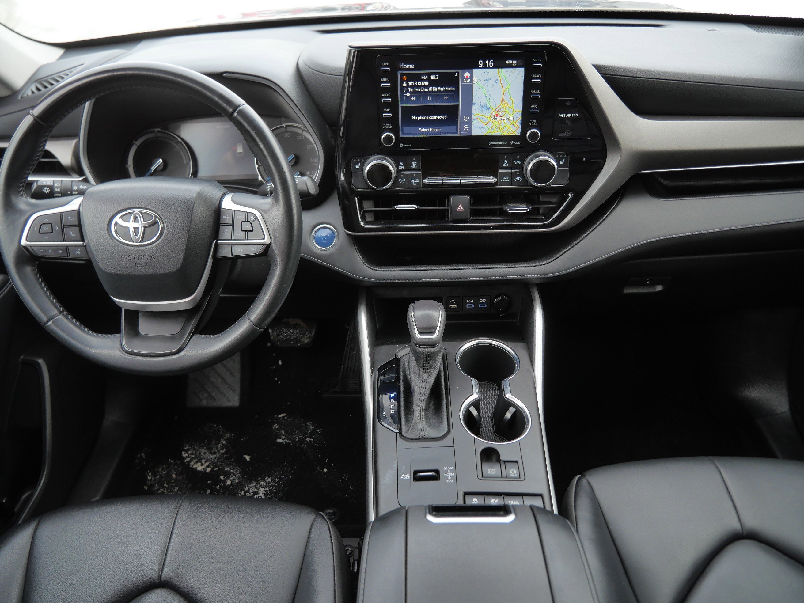 Used 2022 Toyota Highlander XLE image 11