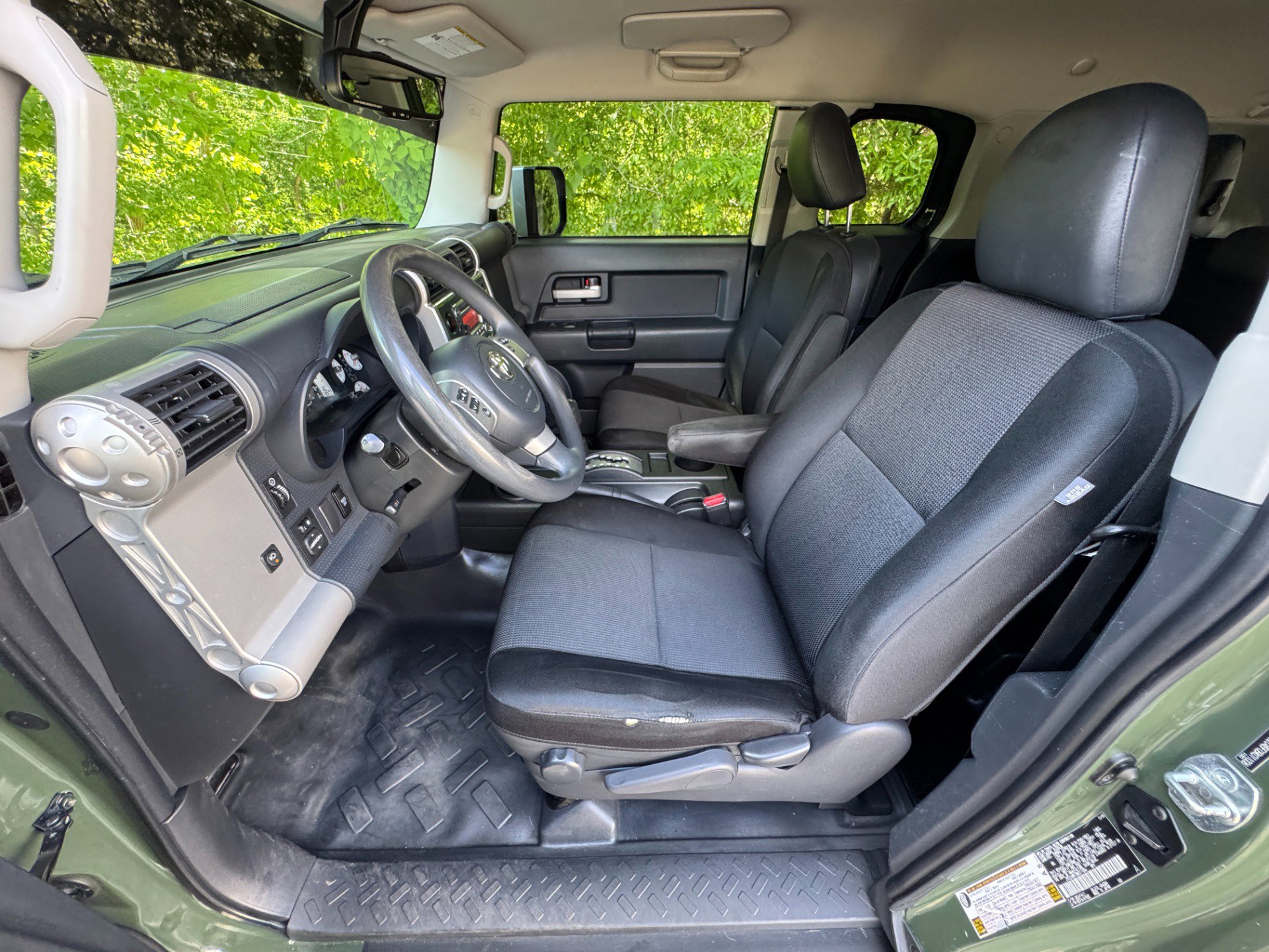 Used 2011 Toyota FJ Cruiser 2WD w/ Convenience Pkg image 21