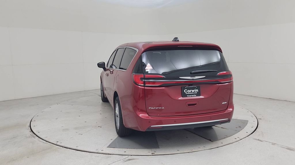 New 2026 Chrysler Pacifica Select AWD/4WD image 12
